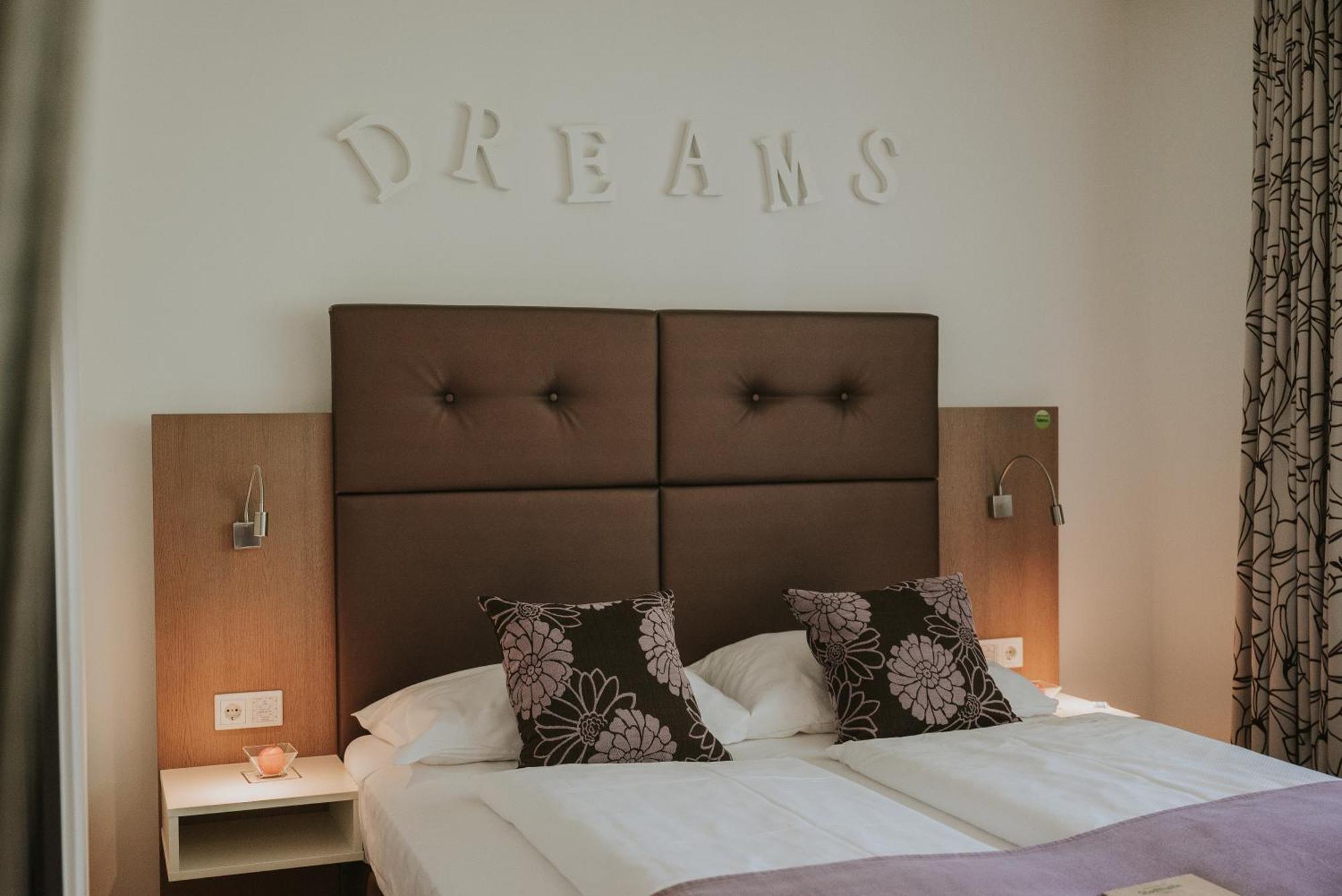 Boutiquehotel Stadthalle Wina Bagian luar foto